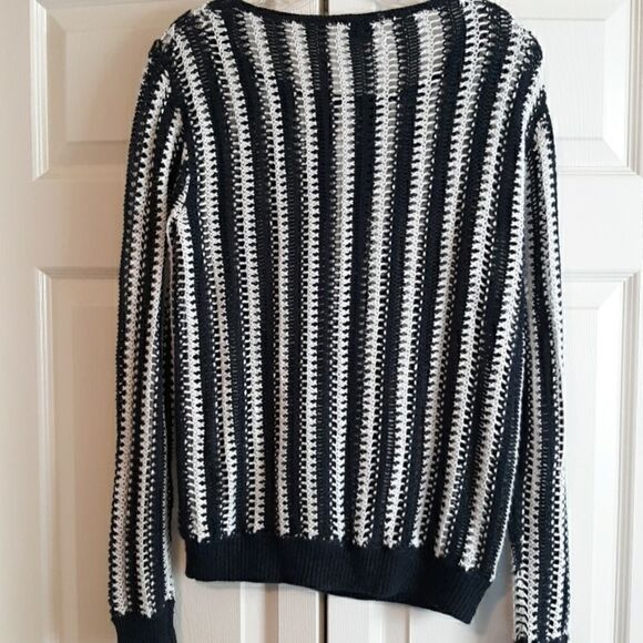 Theory, knit,  long sleeve top, medium - Picture 5 of 6